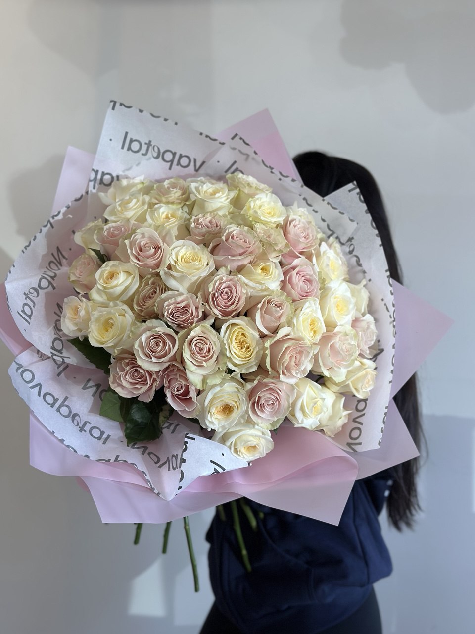 Grandeur Rose Luxe Bouquet