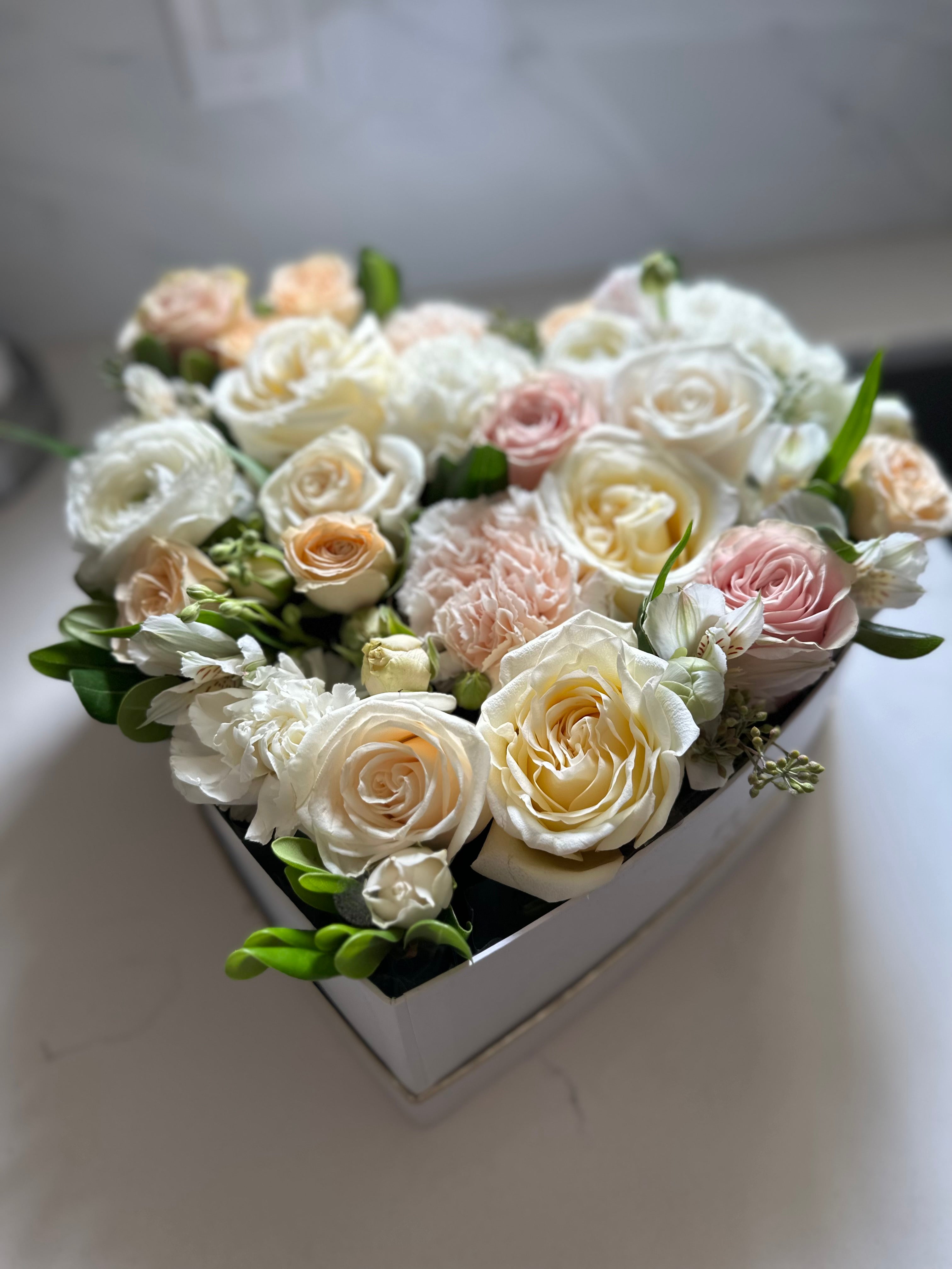 Heart box white/ blush color palette