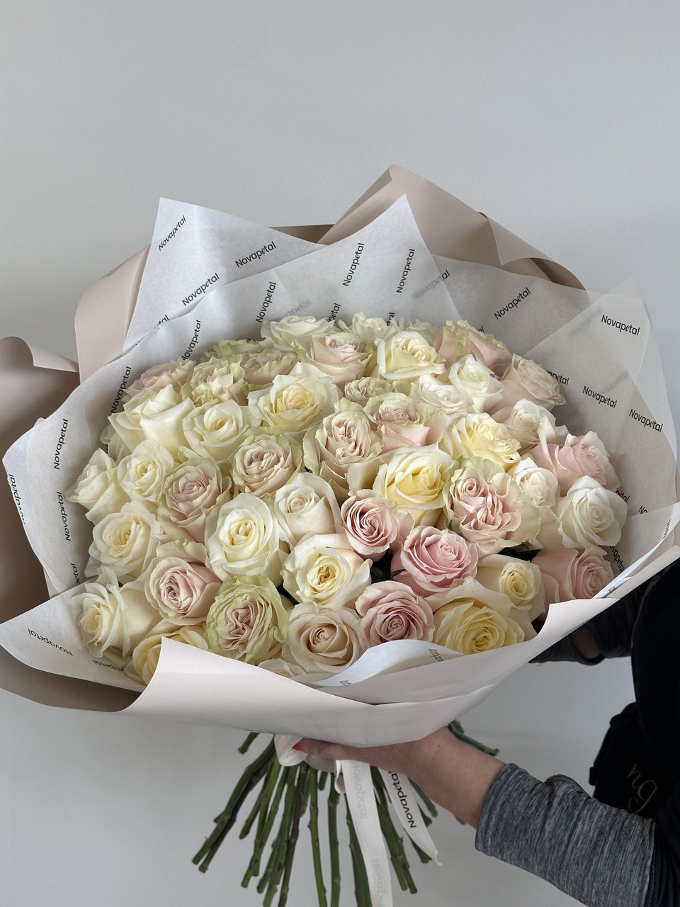 Grandeur Rose Luxe Bouquet