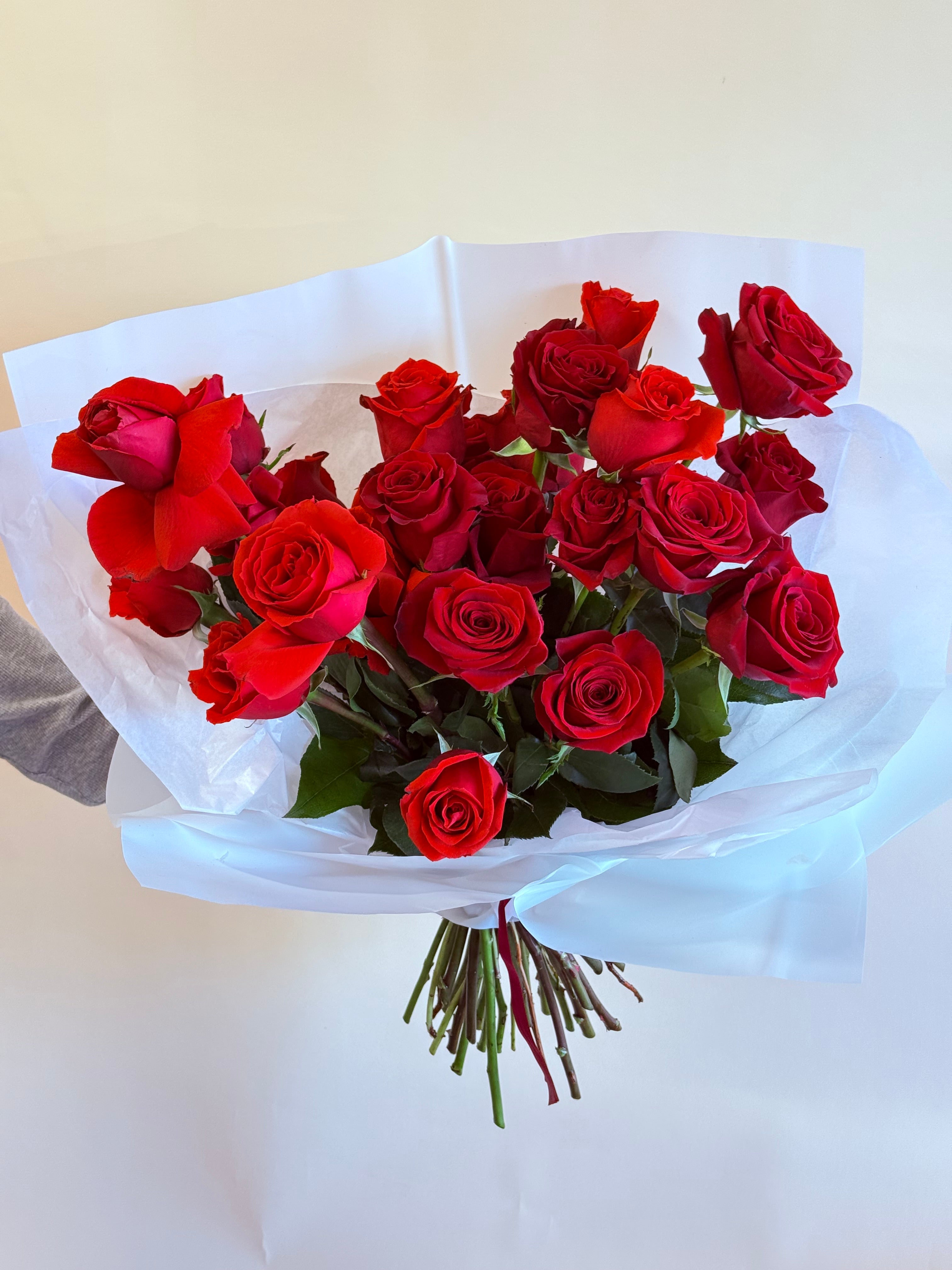 Guaranteed Yes – 20 Red Roses Bouquet
